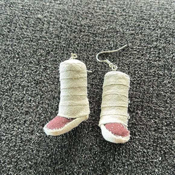 Real Leather Native American Moccasin Earrings - Picture 3 of 3
